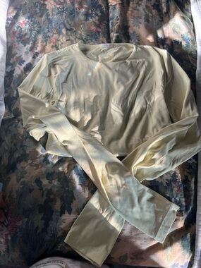 Oner Active Pale Yellow Long Sleeve Crop Top